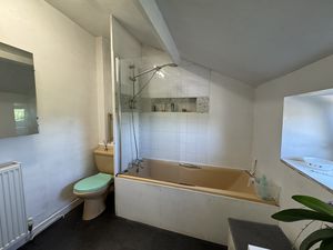 BATHROOM- click for photo gallery